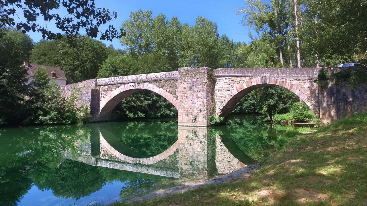 Vvf Aveyron Najac Hotel Bagian luar foto